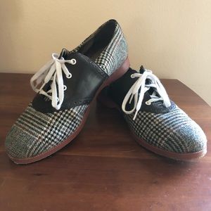 Aris Allen Saddle Shoes